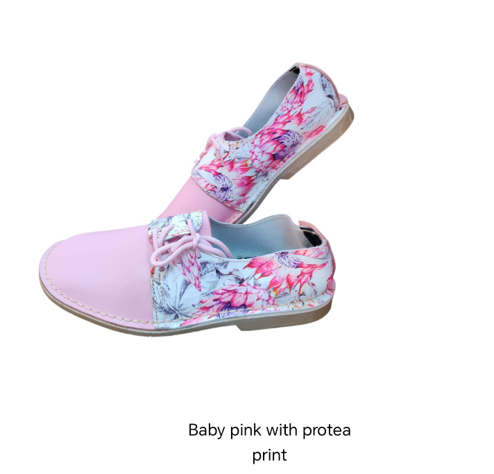 Ladies Leather Printed Side Lace Vellies - BABY PINK WITH PROTEA PRINT